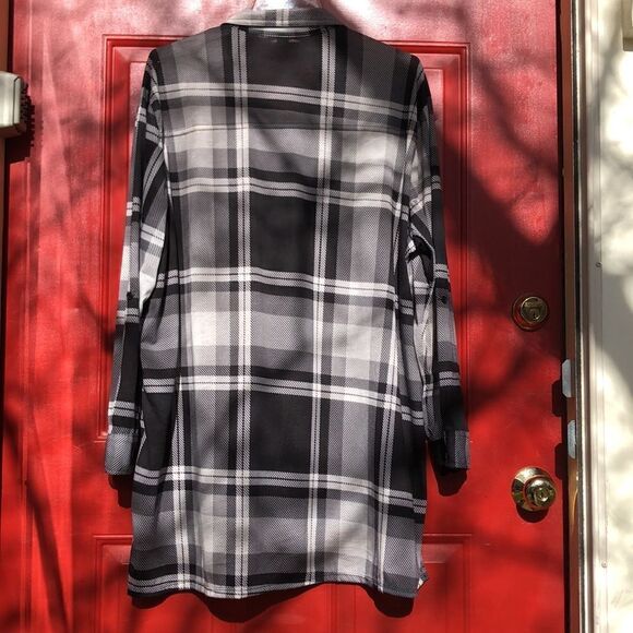 French Laundry  2X Plaid Long Sleeve Button Down  Pit to PIt 27 1/4", EUC - Picture 10 of 16